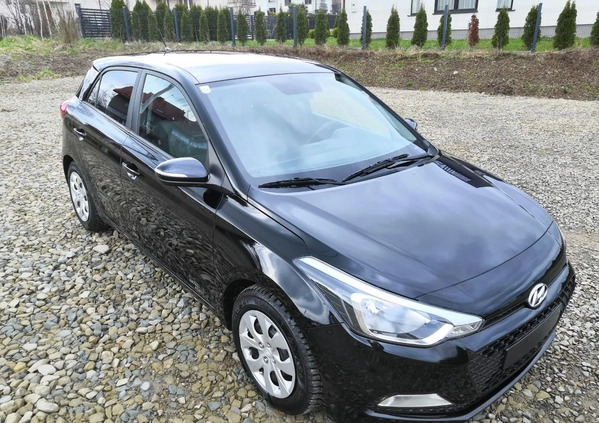 Hyundai i20 cena 25900 przebieg: 179000, rok produkcji 2015 z Skarszewy małe 781